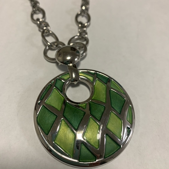 Signed Lia Sophia Silver tone Green and Silver Pendant 10” Chocker Necklace - Picture 4 of 4